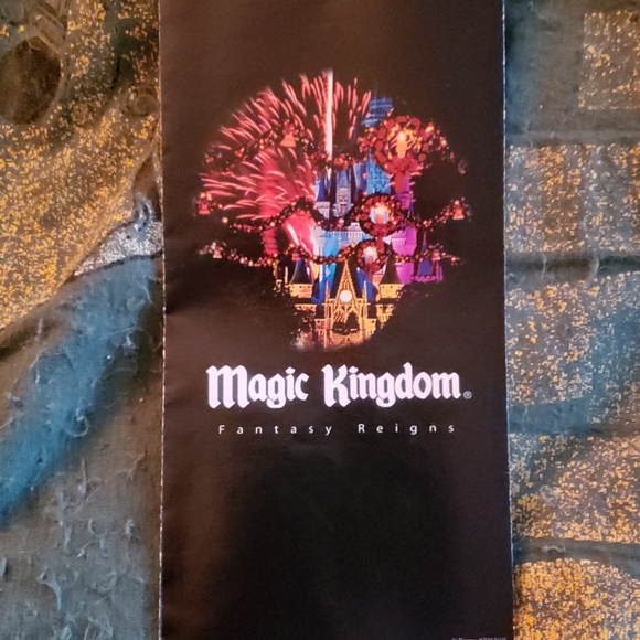 2001 Mickey's Very Merry Christmas Party Guide Map - Picture 2 of 4